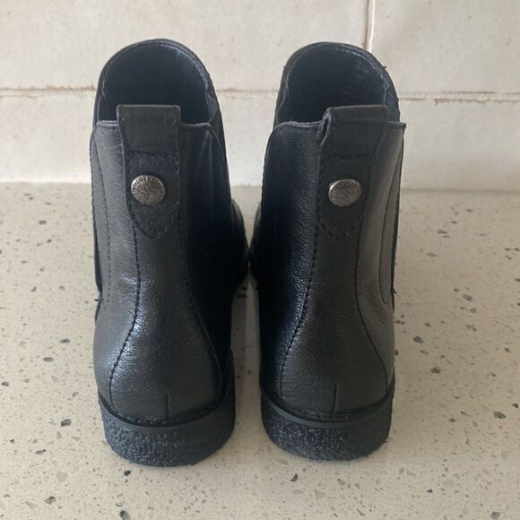 BCBGeneration Yuri Women’s Black Leather Ankle Chelsea Pull On Boots Size 5.5M - Picture 6 of 14